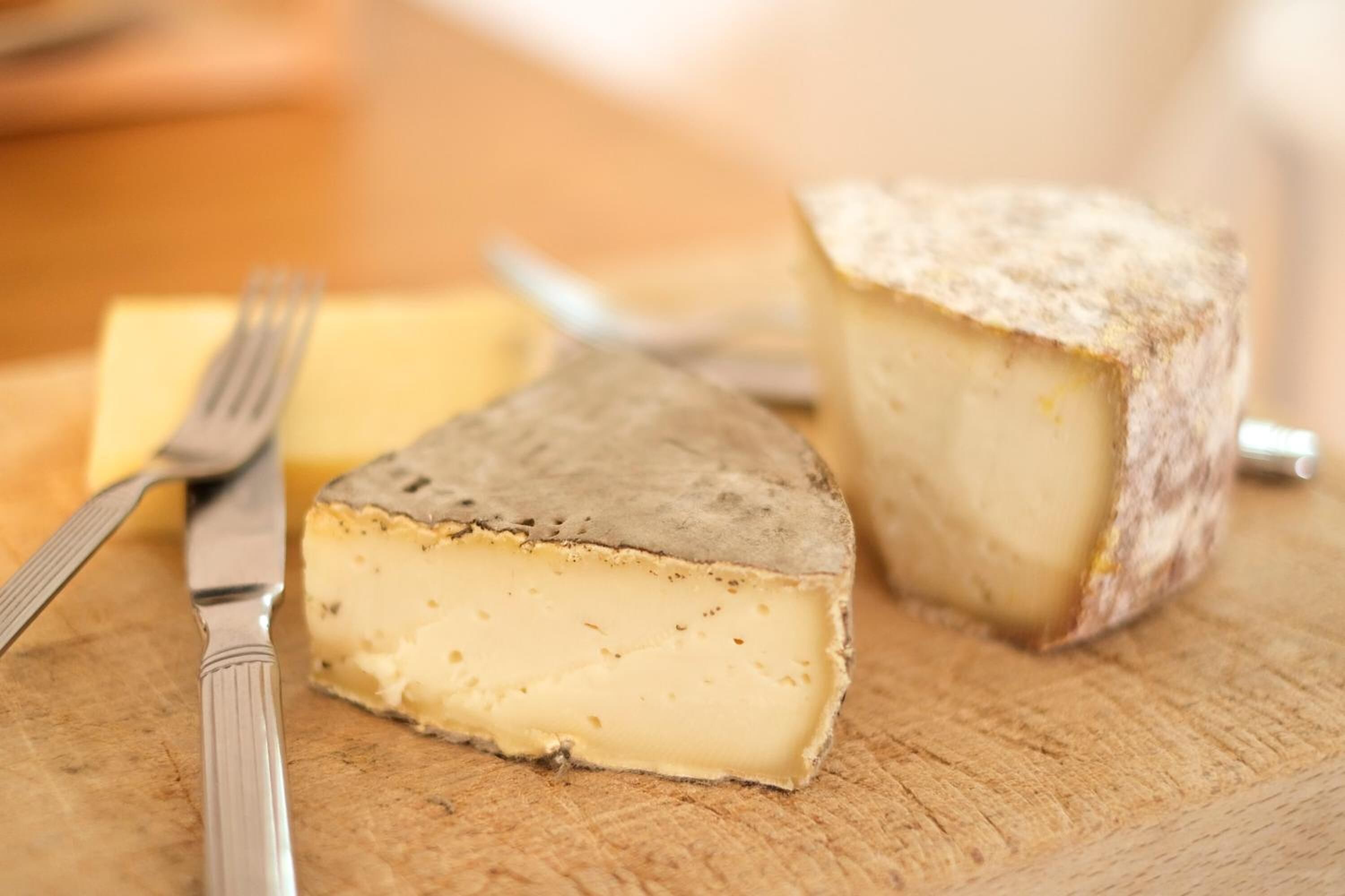 breakfast, lunch, dinner served; french cuisine