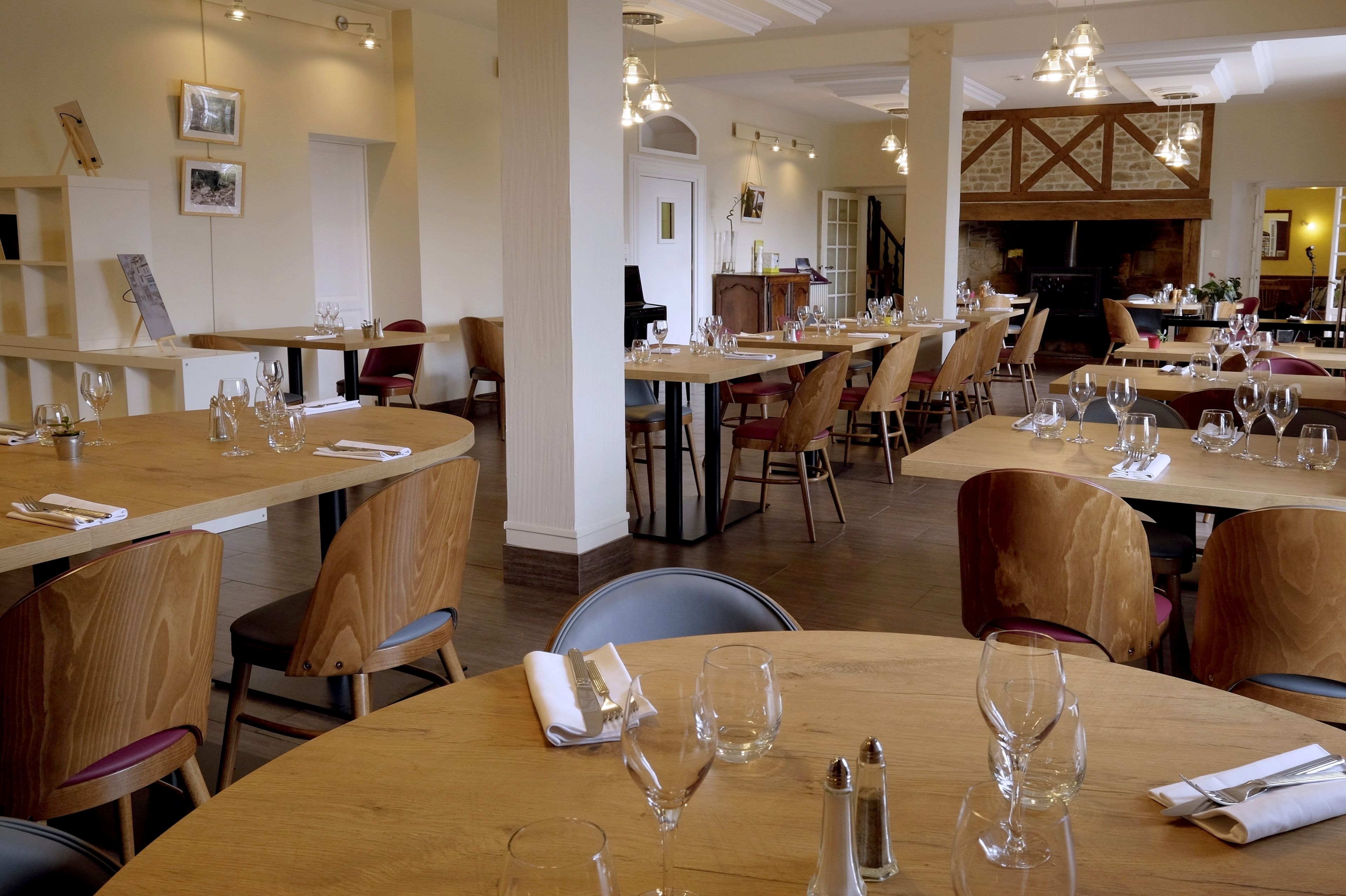 breakfast, lunch, dinner served; french cuisine