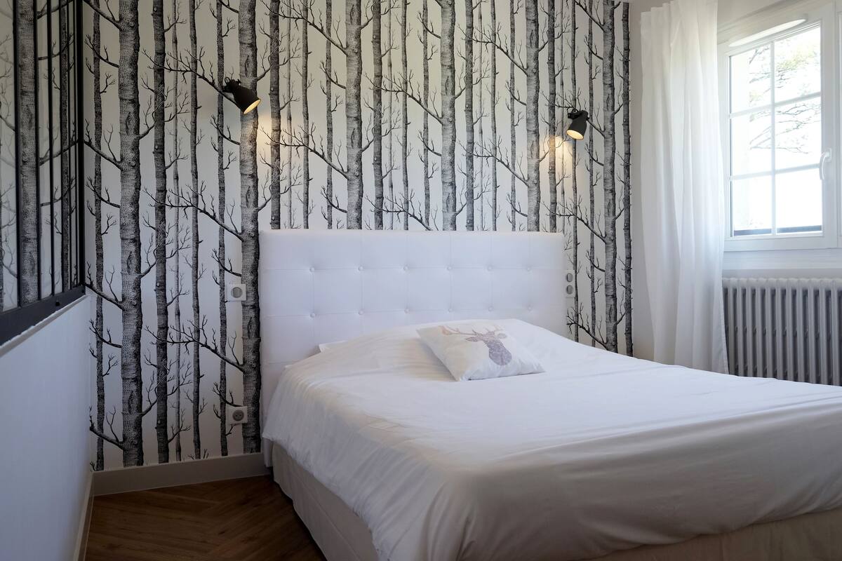 Superior Double Room | Desk, blackout drapes, iron/ironing board (on request), WiFi (free)