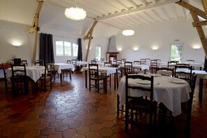 Frühstück, Mittagessen, Abendessen, französische Küche