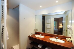 Double Room (Prestige) | Bathroom