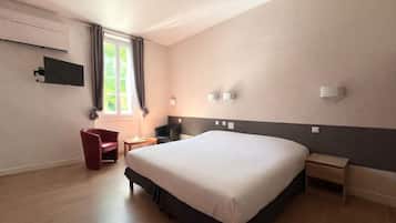 خزنة داخل الغرفة ومكتب وتجهيزات عازلة للصوت وأسرّة أطفال/رضّع (مجانًا)