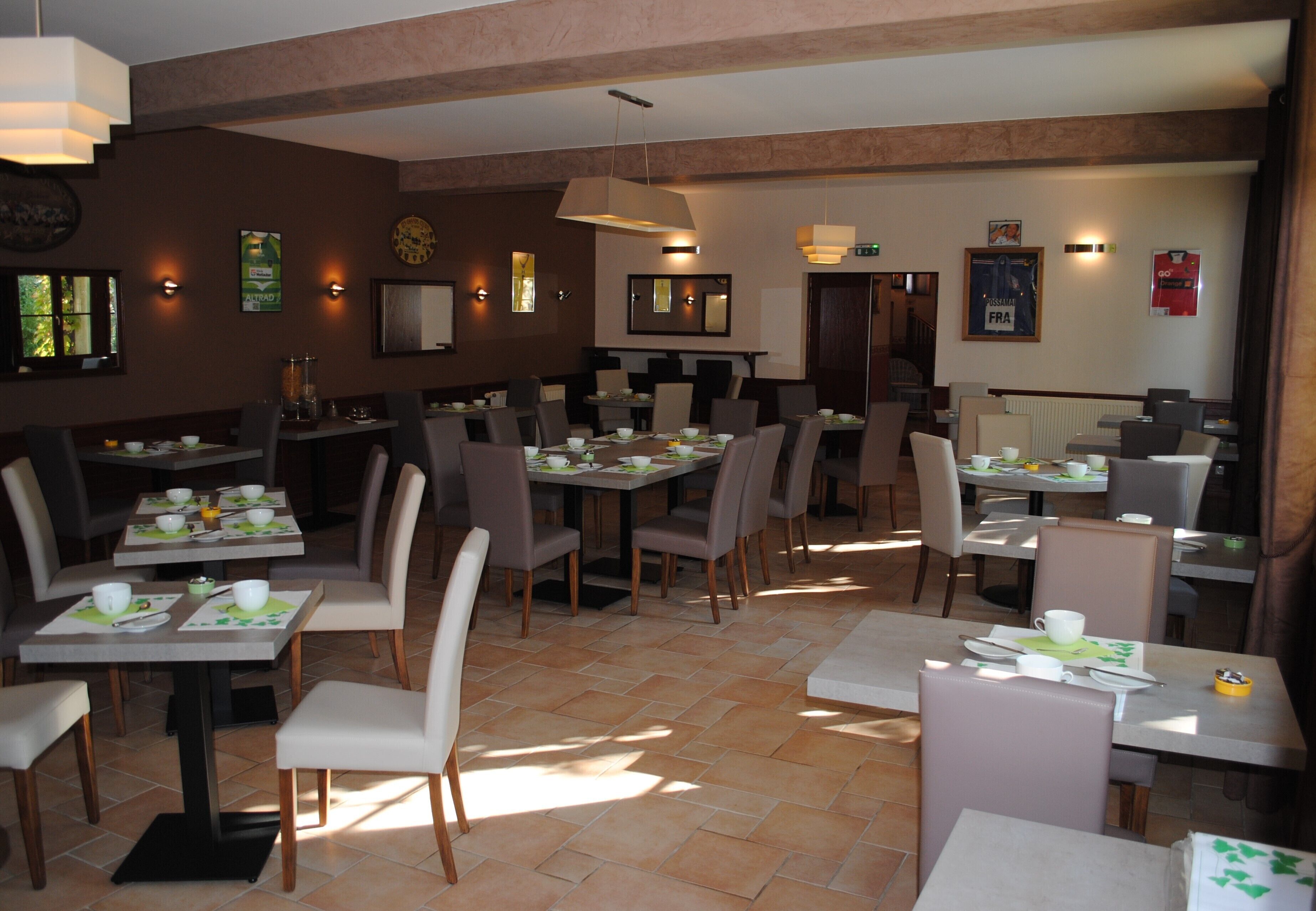 daily continental breakfast for a fee