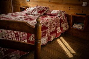 Bureau, chambres insonorisées, lits bébé (en supplément), Wi-Fi gratuit