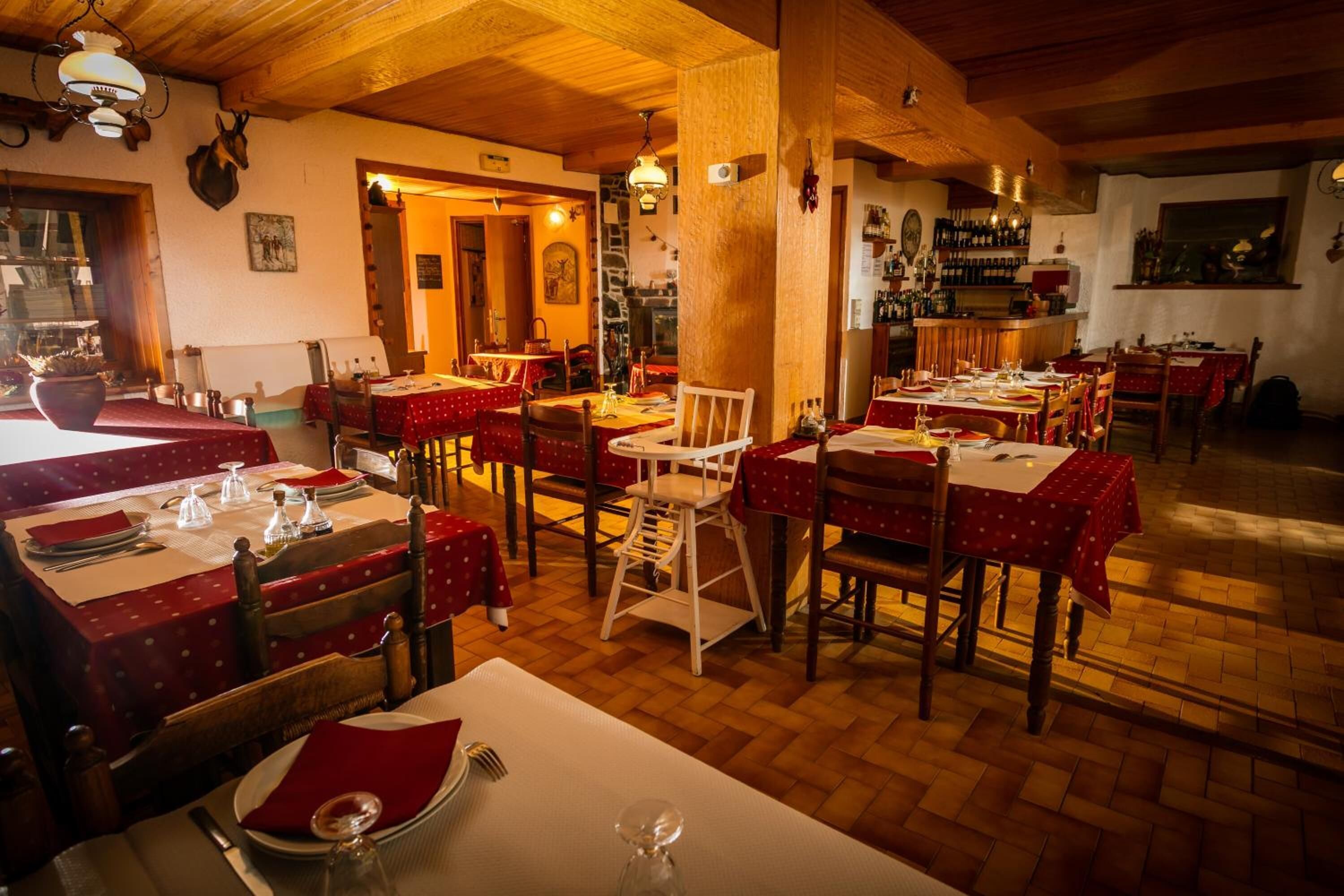 breakfast, lunch, dinner served; regional cuisine