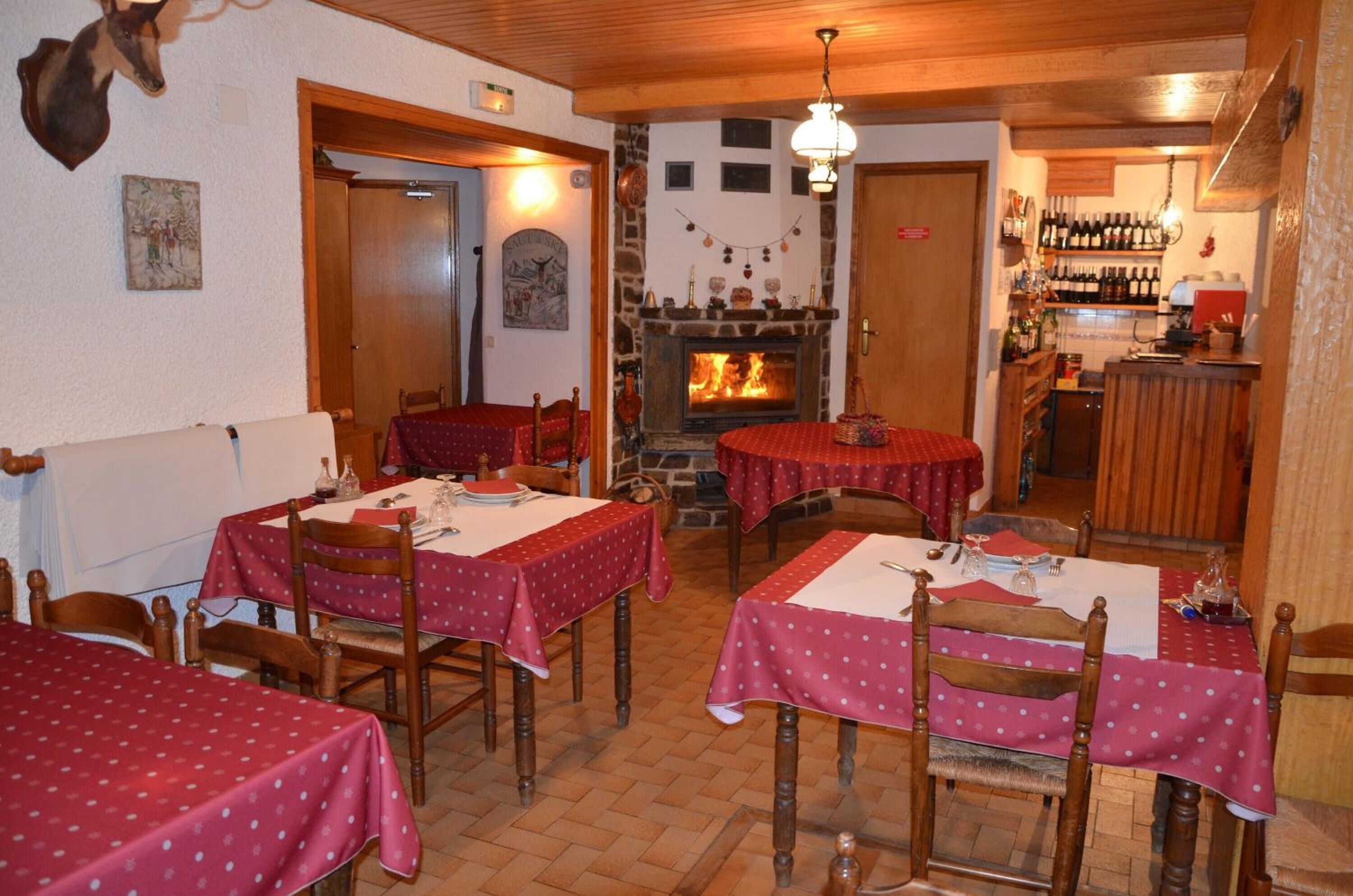 breakfast, lunch, dinner served; regional cuisine