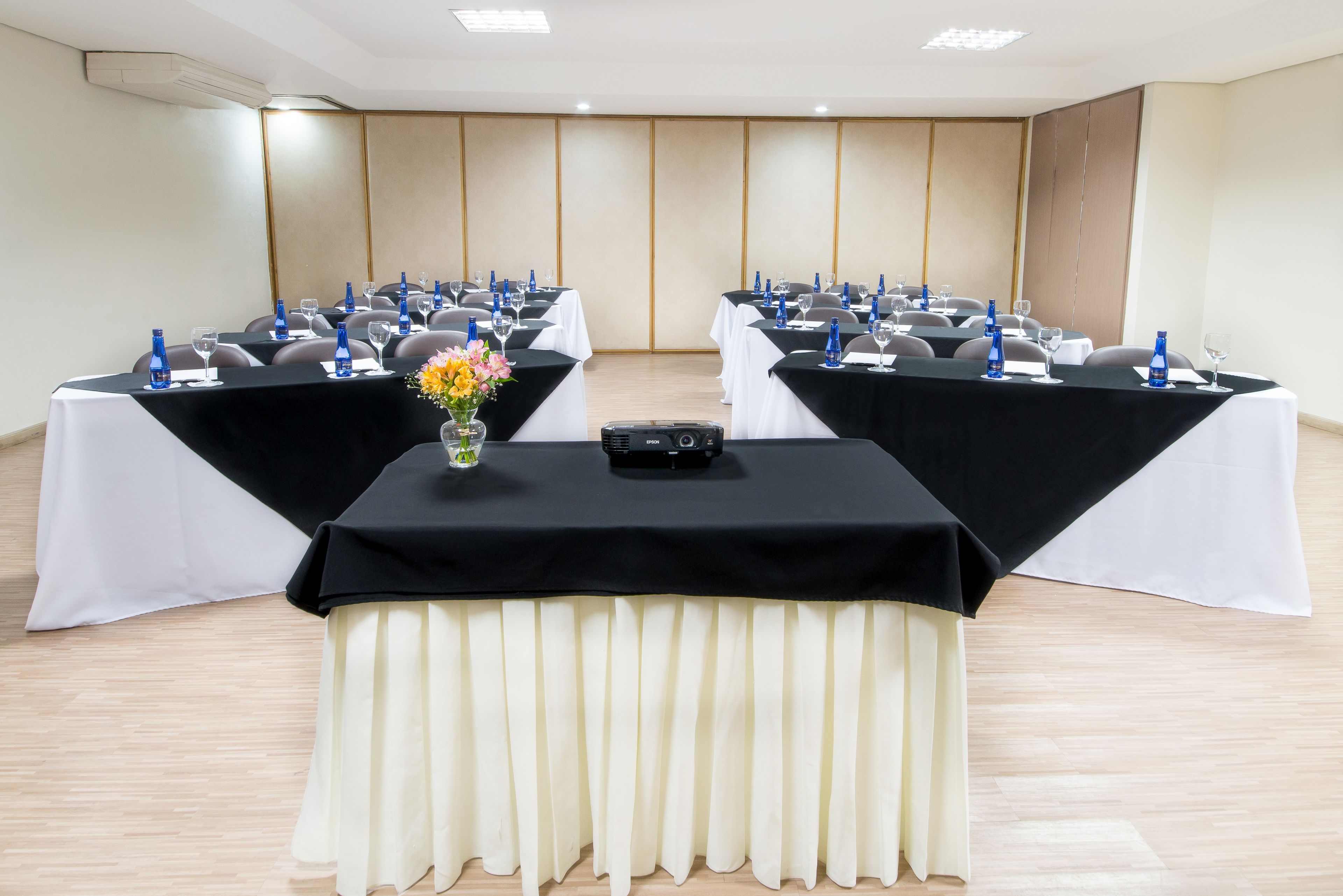 Photo - Summit Hotel Monaco