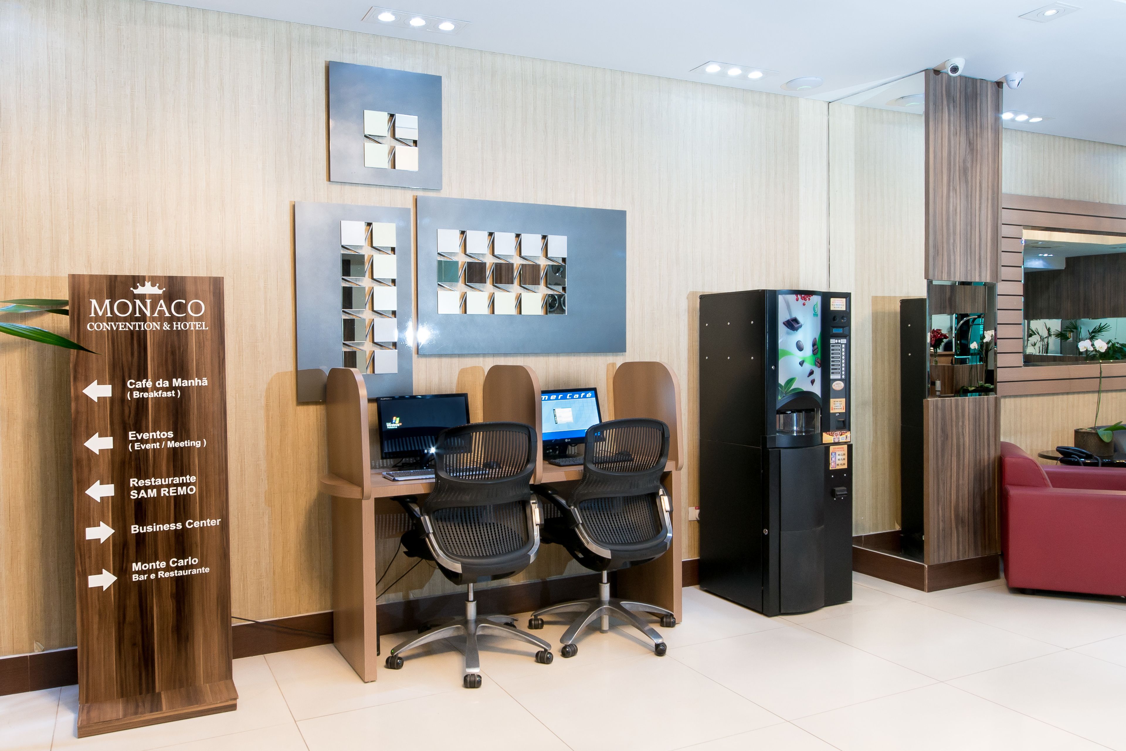 Photo - Summit Hotel Monaco