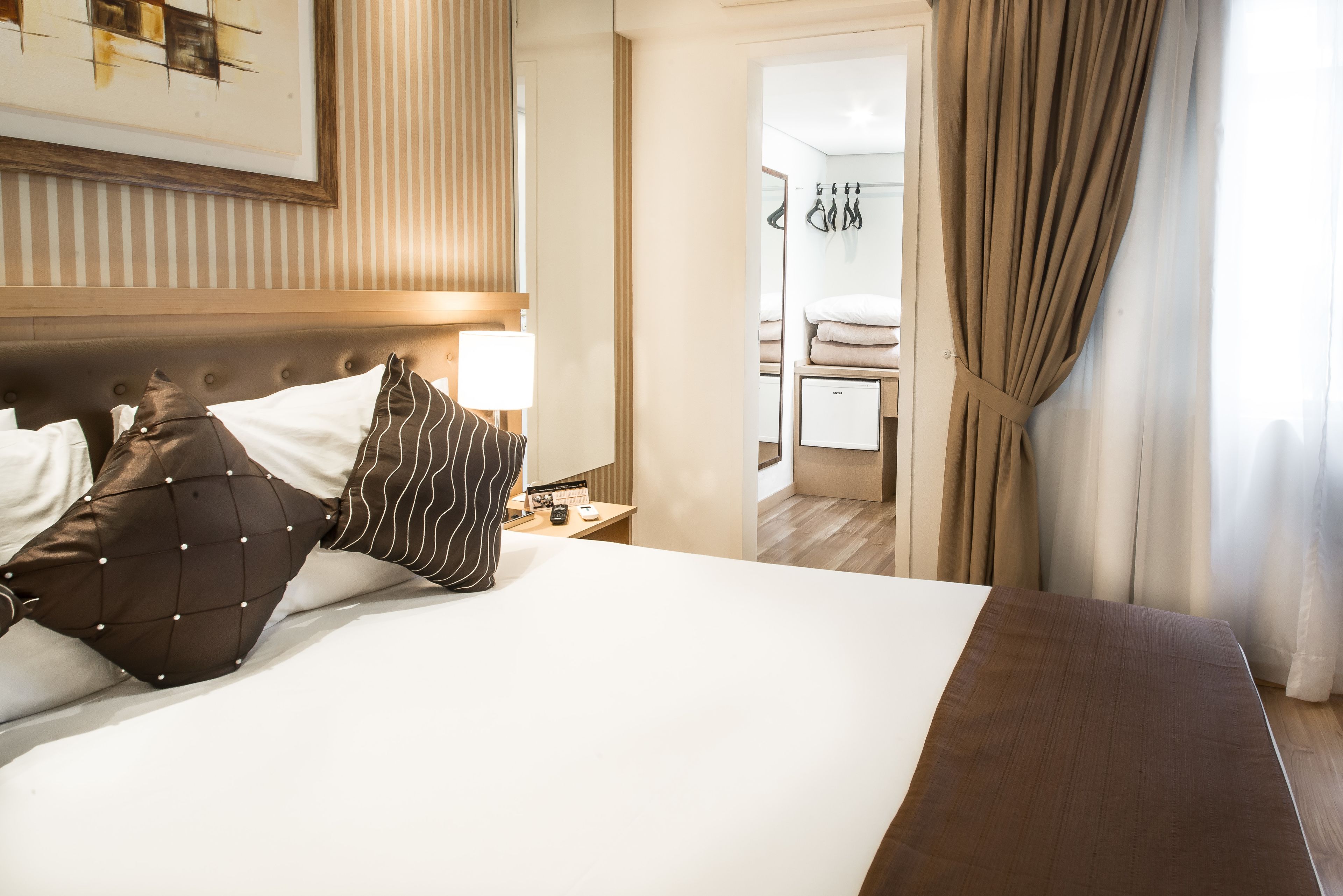 Photo - Summit Hotel Monaco