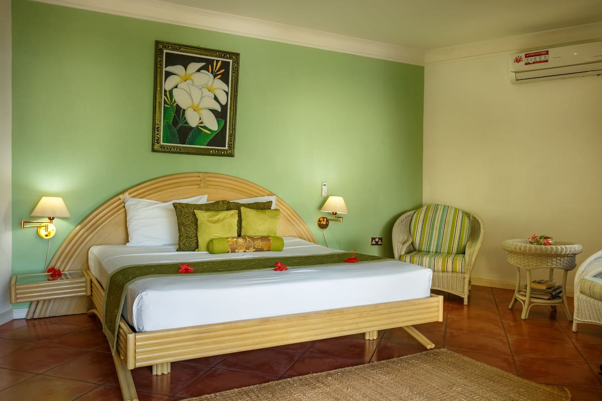junior double room | minibar, in-room safe, desk, free wifi