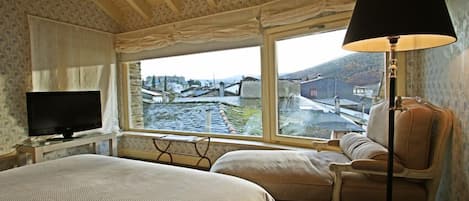 Panoramic Double Room, 1 King Bed | 1 bedroom, premium bedding, memory foam beds, in-room safe