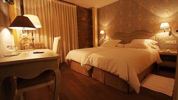 1 bedroom, premium bedding, memory-foam beds, in-room safe