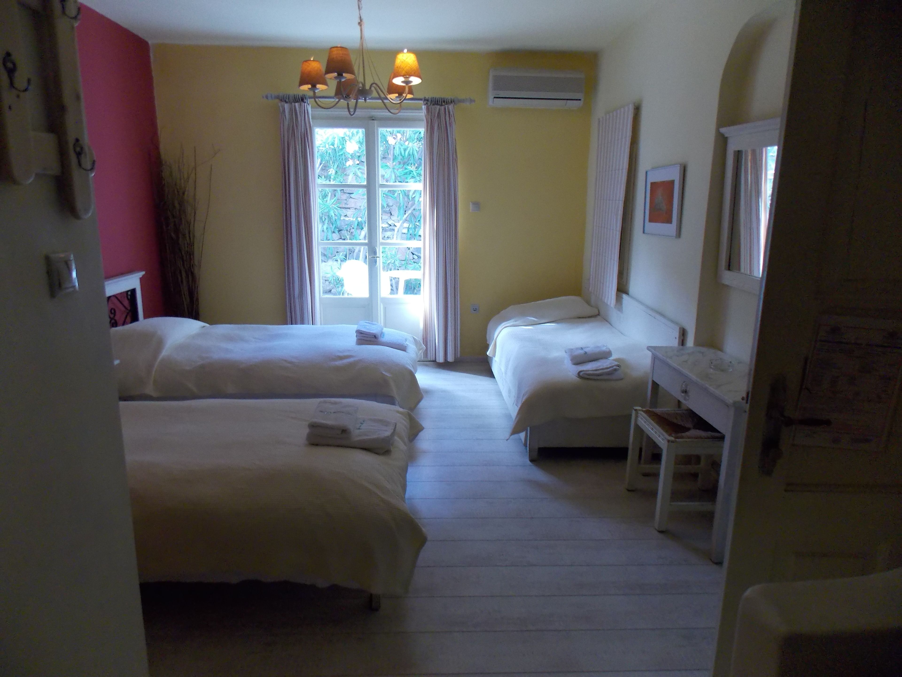 studio | terrace/patio