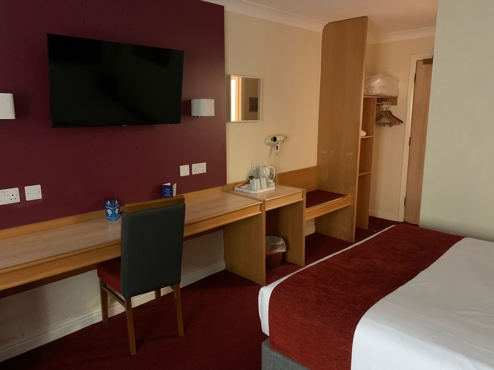 room, 1 double bed, non smoking | desk, free cots/infant beds, free wifi, bed sheets