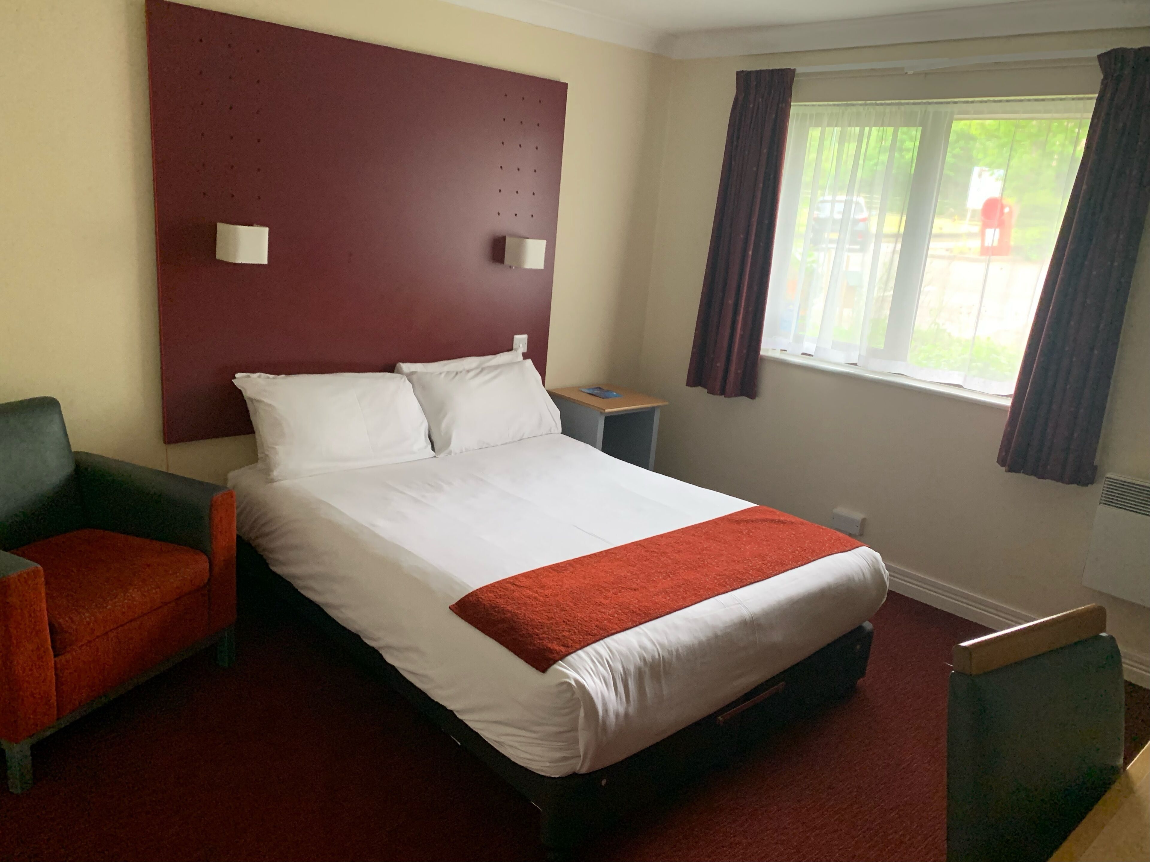 room, 2 single beds, mobility accessible, non smoking | desk, free cots/infant beds, free wifi, bed sheets