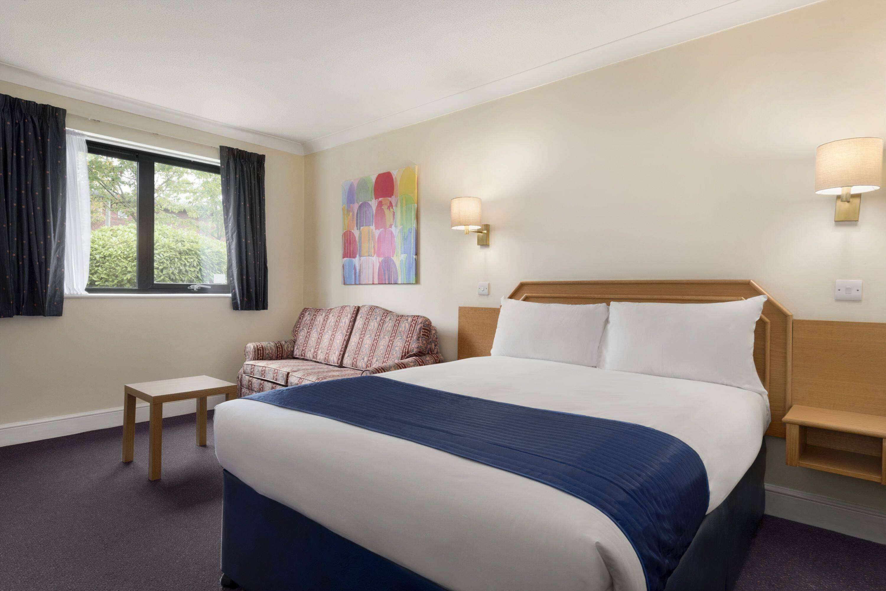 Desk, free cribs/infant beds, free WiFi, bed sheets