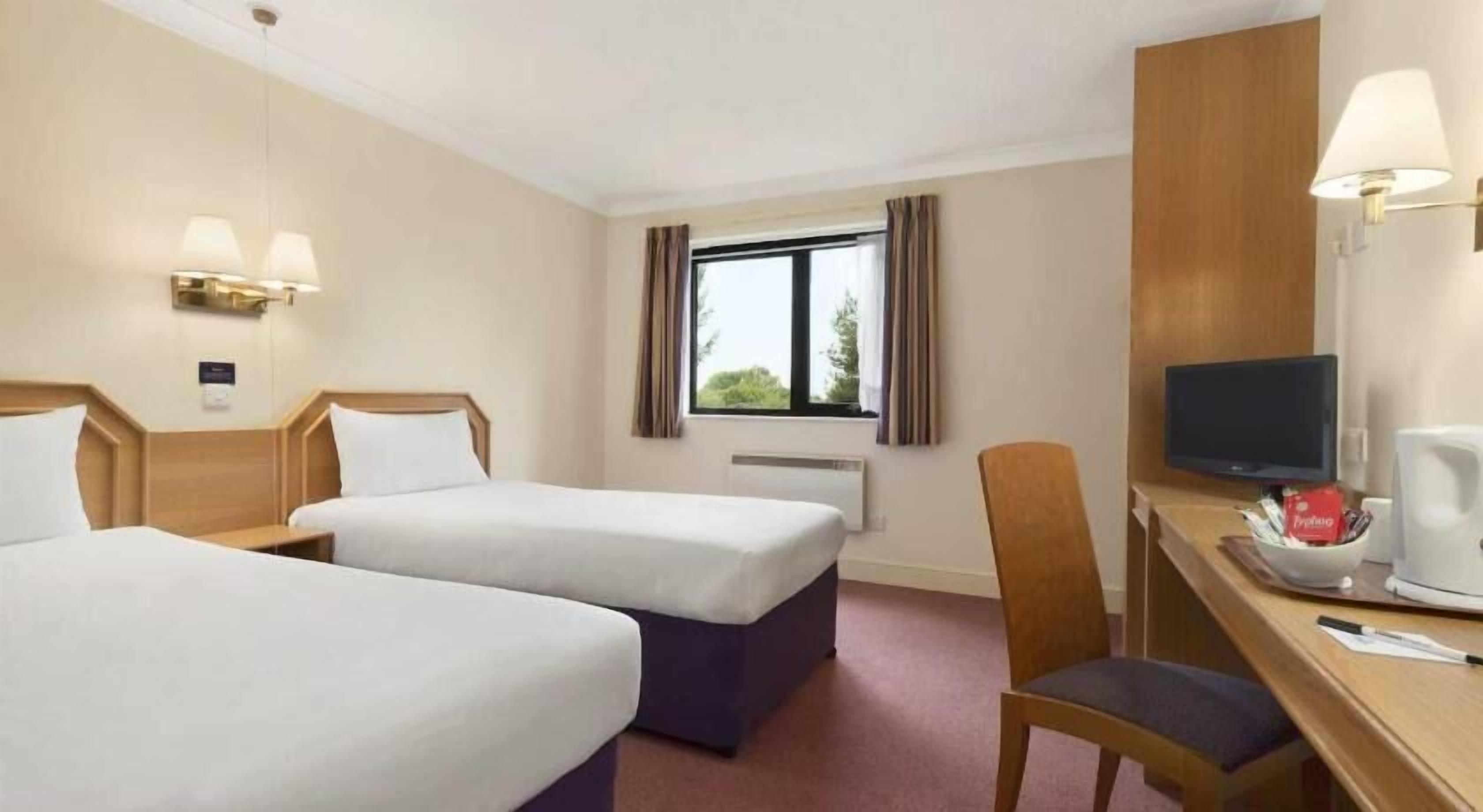 Desk, free cribs/infant beds, free WiFi, bed sheets
