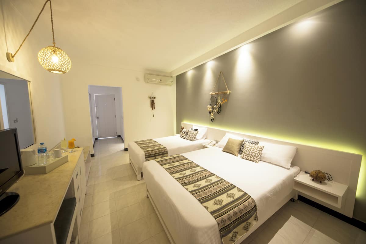 Triple Trouble Room Partial Sea View | 1 bilik tidur, bar mini, peti besi dalam bilik