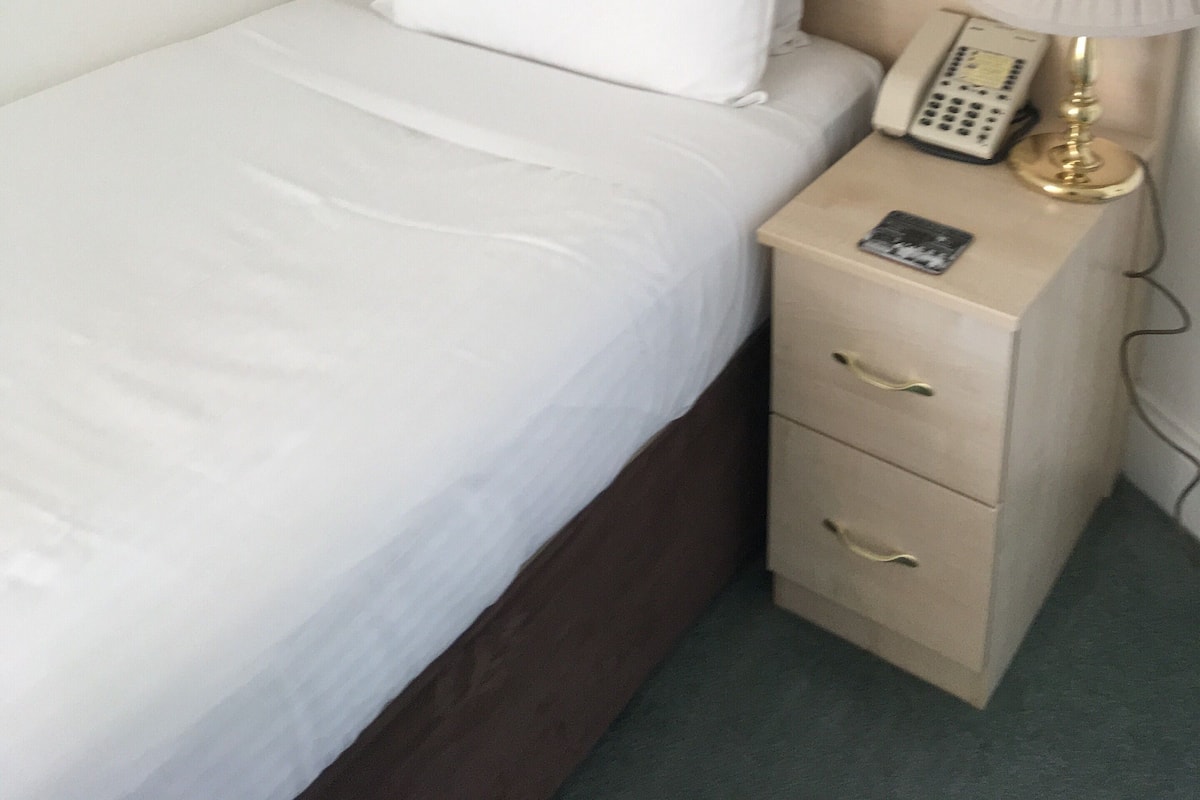 Kamar Single (Room5)
