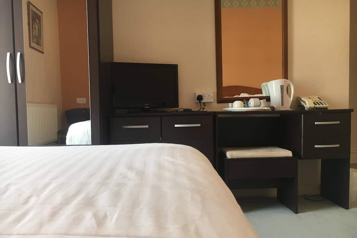 Kamar Double (Room28)