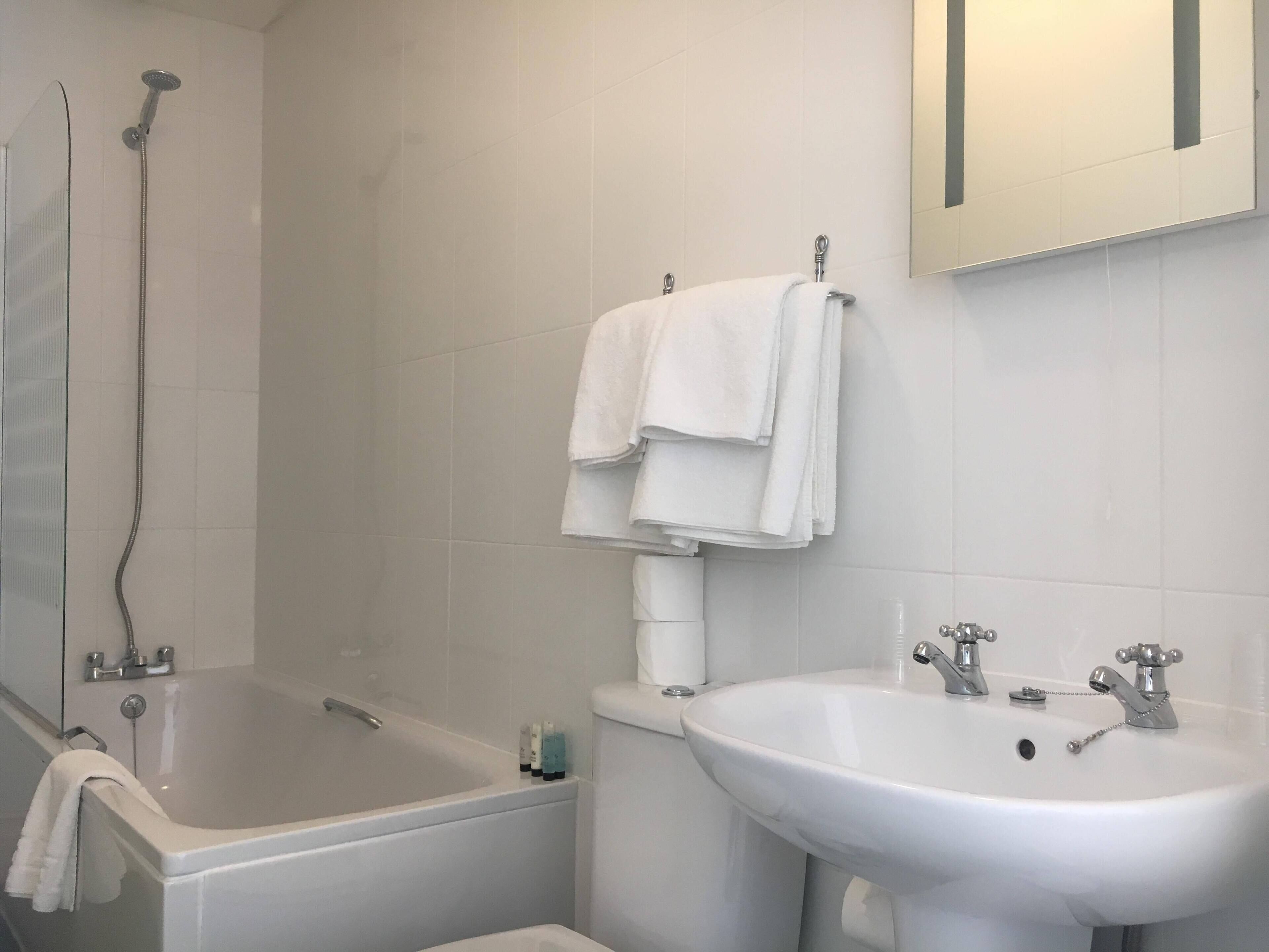 double room (room8) | 1 bedroom