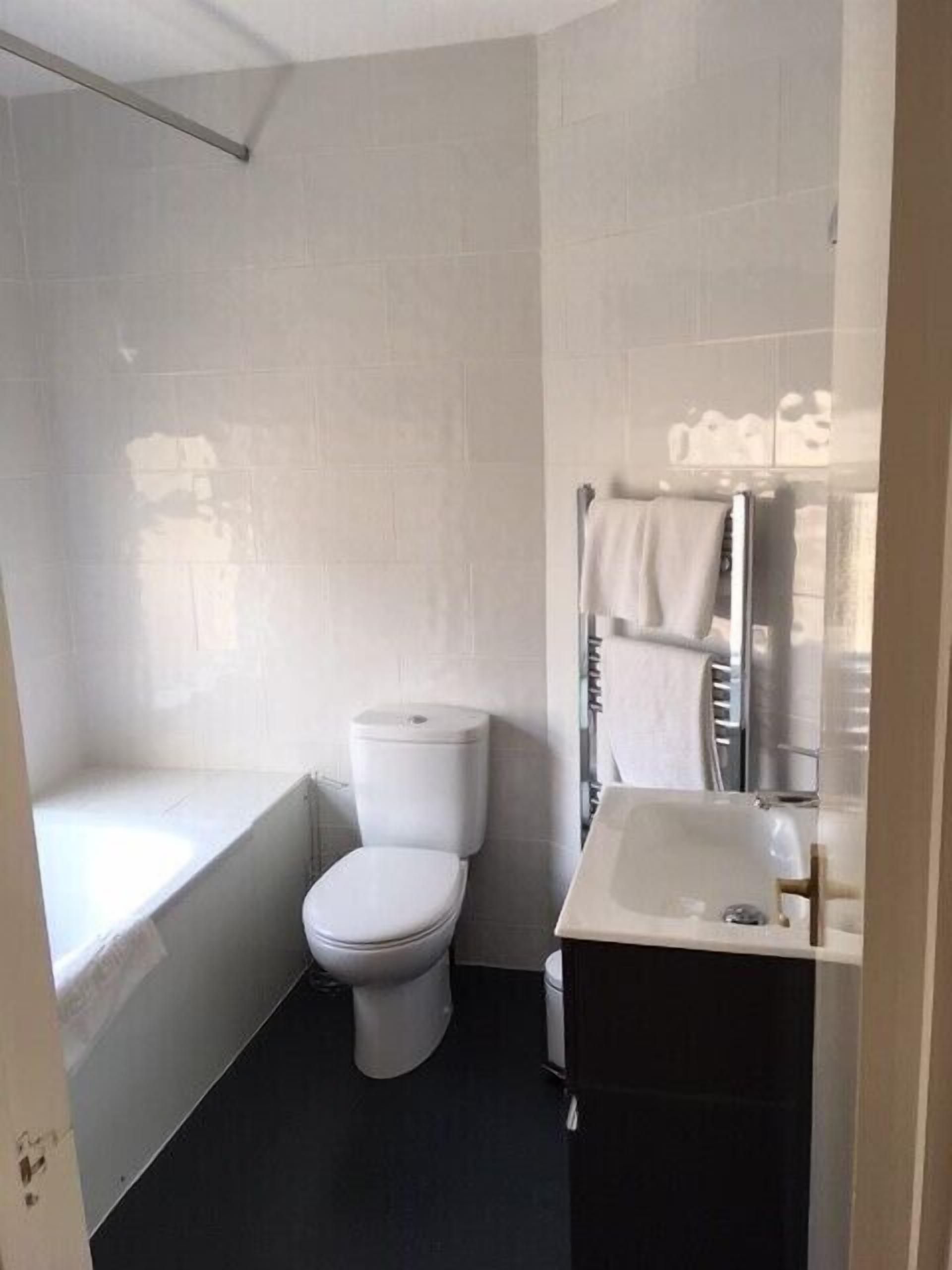 double room (room33) | 1 bedroom