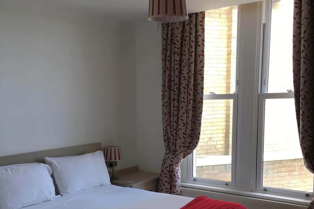 Kamar Double (Room4)