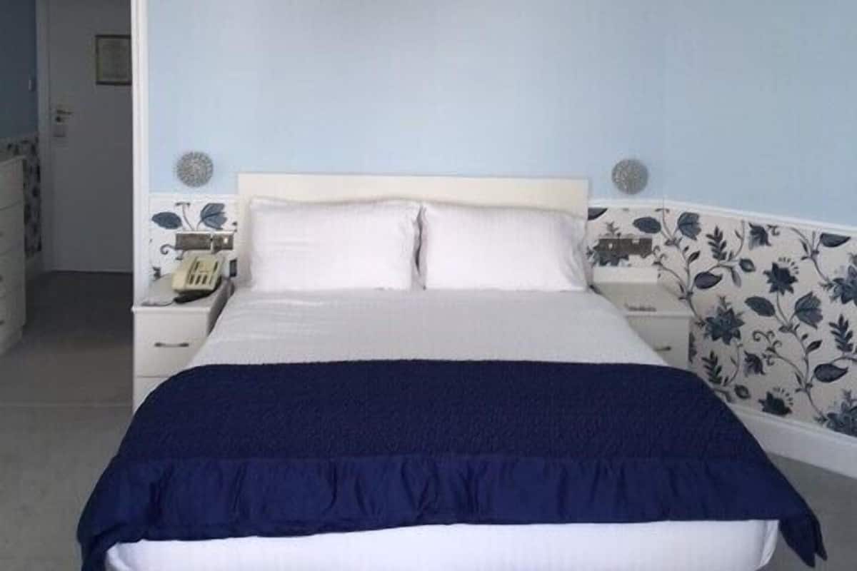 Kamar Double (Room30)