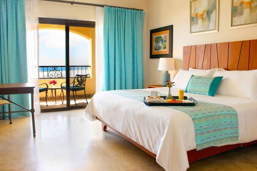 Premium bedding, down duvets, in-room safe, desk