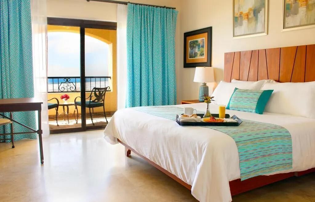 Premium bedding, down duvets, in-room safe, desk