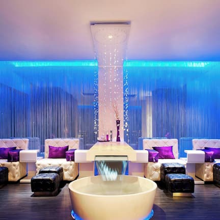 Couples treatment rooms, hot tub, Turkish bath, body treatments