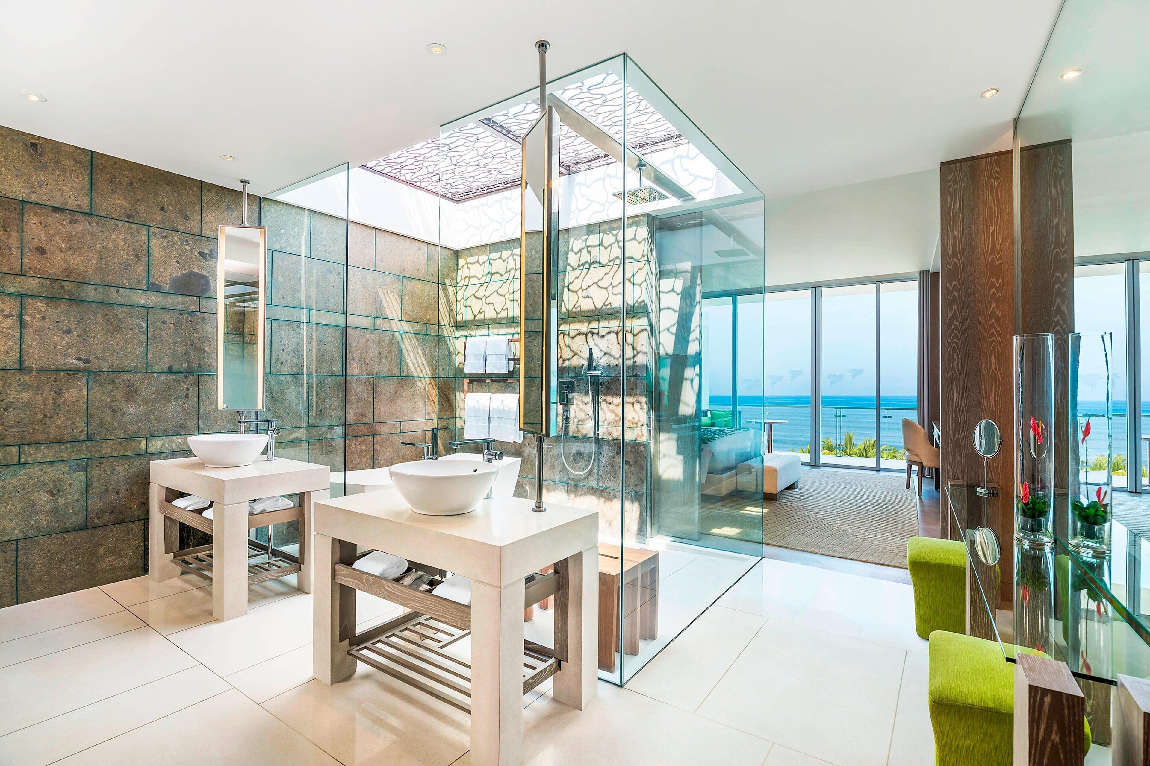 Separate bathtub and shower, deep-soaking bathtub, rainfall showerhead