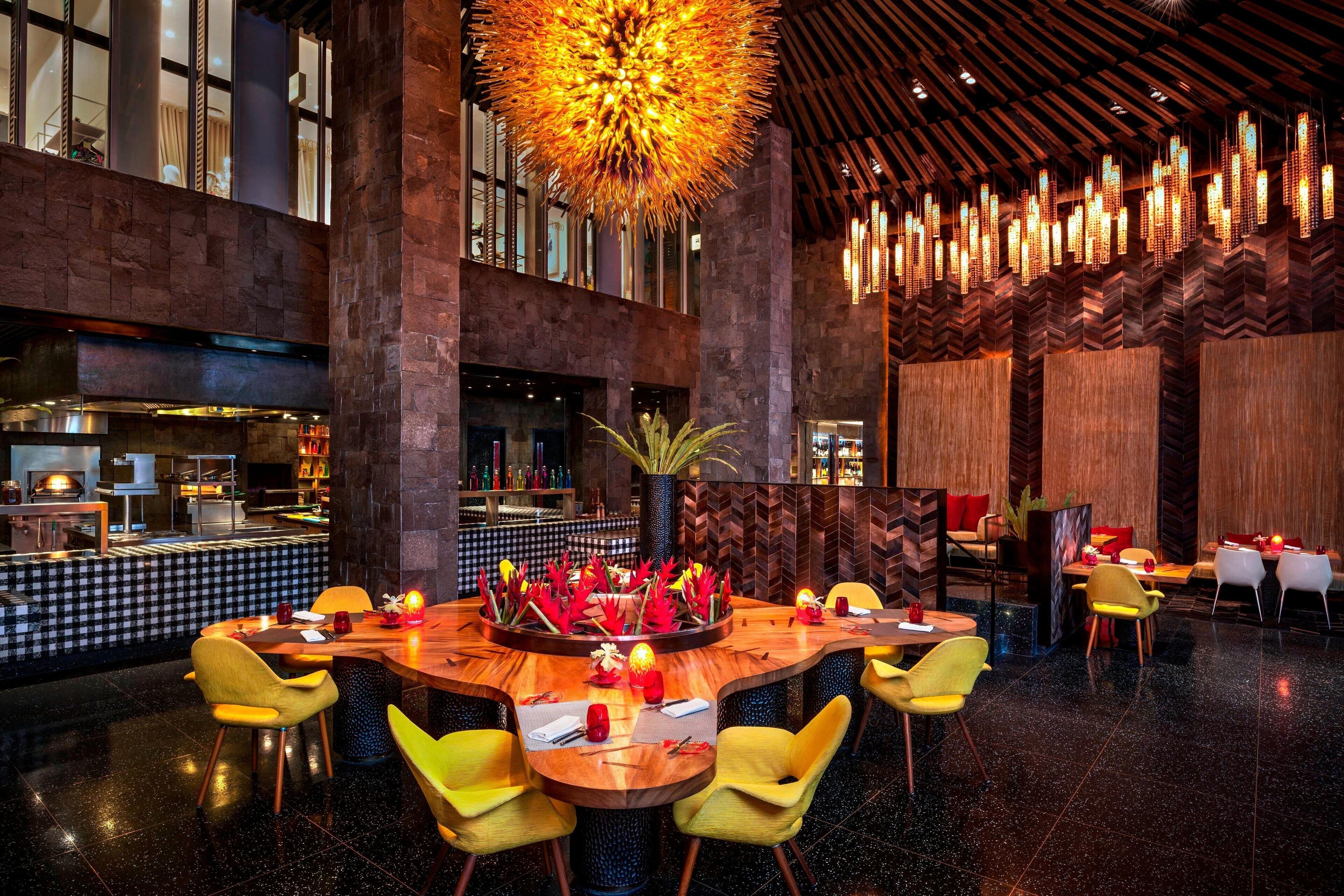 2 restaurants, breakfast served