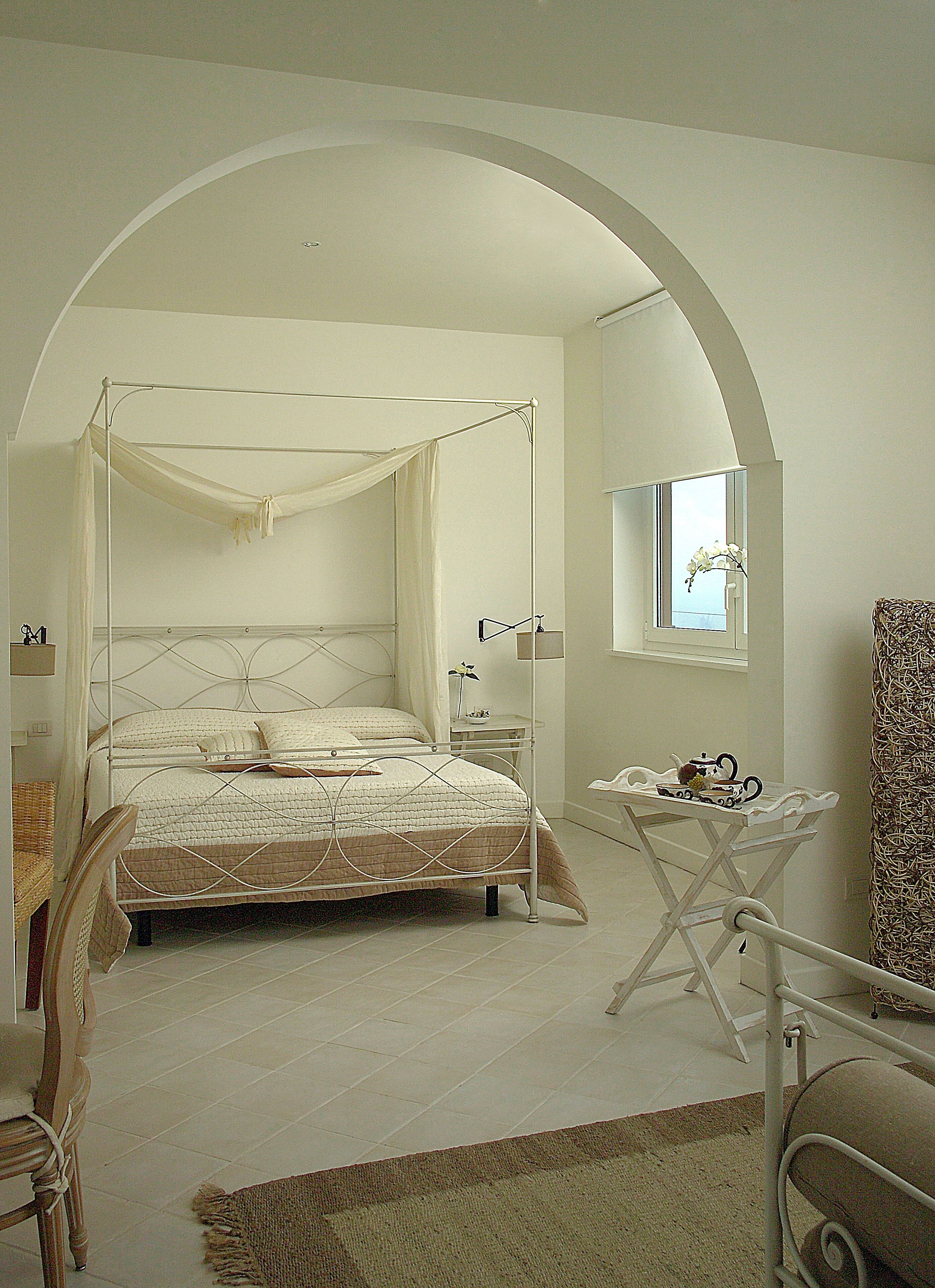 豪華客房, 1 張加大雙人床, 海景 | 高級寢具、記憶床墊、迷你吧、客房內保險箱