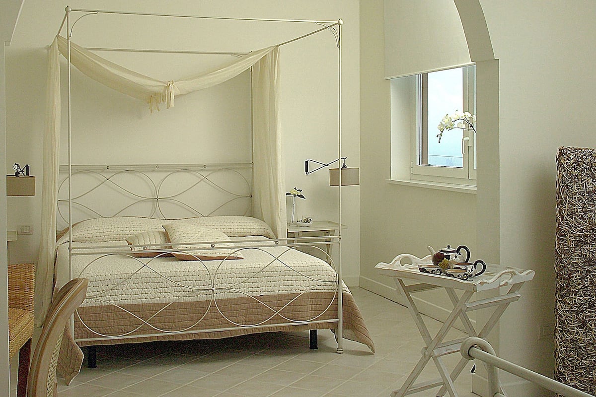 Chambre Deluxe, 1 grand lit, vue mer | 1 chambre, literie de qualité supérieure, matelas mémoire de forme