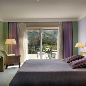 Superior Room, Terrace, Mountain View | Premium bedding, memory-foam beds, minibar, in-room safe - Hotel dei Congressi (Castellammare di Stabia)
