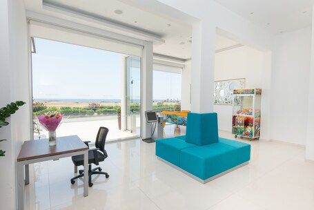 Loutsiana Hotel Apts - view 3