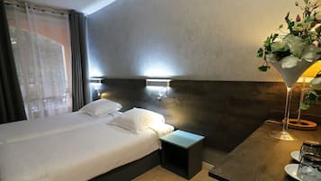 Twin Room | Desk, soundproofing, cribs/infant beds, free WiFi