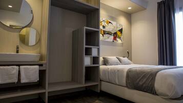 Double Room, Private Bathroom | Premium bedding, down comforters, memory foam beds, desk