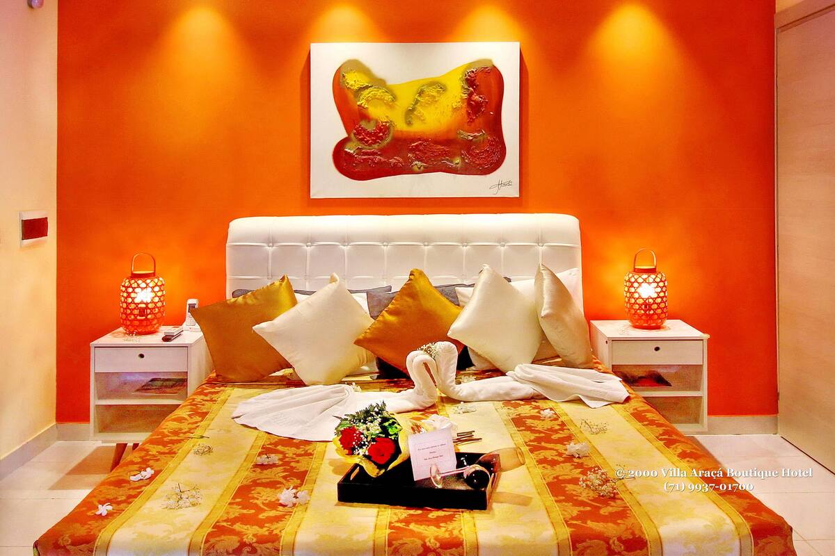 Premium bedding, minibar, individually decorated, individually furnished