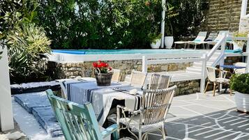 Premium bedding, minibar, in-room safe, free WiFi