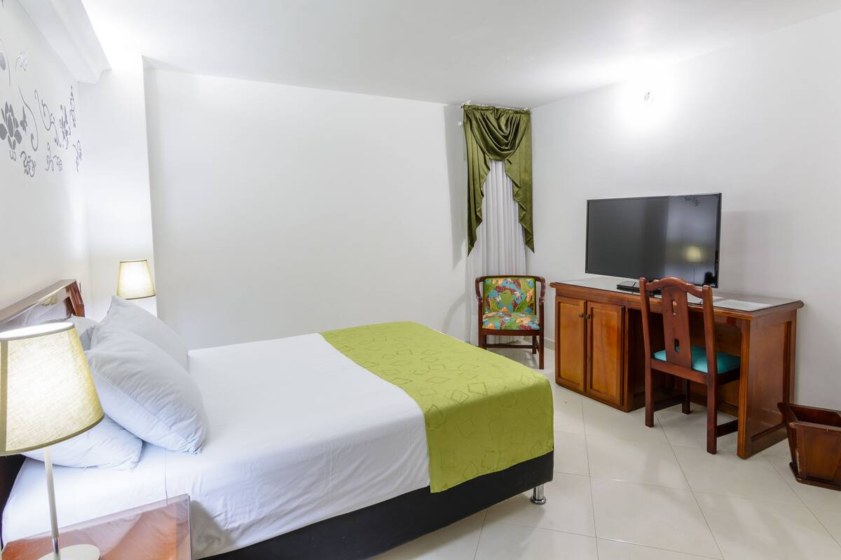 4 bedrooms, minibar, in-room safe, desk