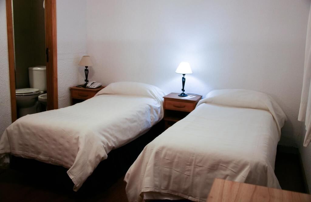 Caja fuerte y espacio para trabajar con un portátil