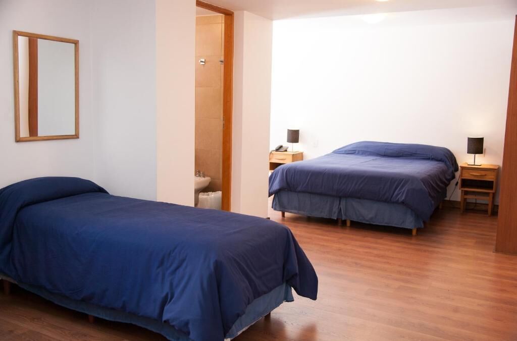 Zimmersafe, laptopgeeigneter Arbeitsplatz, schallisolierte Zimmer