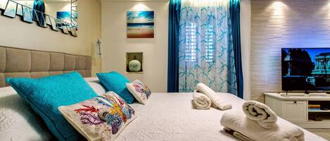 Luxury Double Room, 1 Katil Raja (King) | Dihias secara berasingan, dilengkapkan perabot secara berasingan