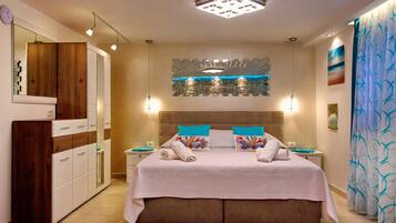 Luxury Double Room, 1 King Bed | Individually decorated, individually furnished, free cribs/infant beds