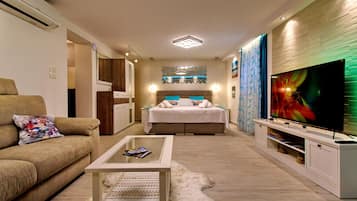 Luxury Double Room, 1 King Bed | Individually decorated, individually furnished, free cribs/infant beds