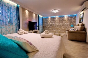 Decoración personalizada, muebles diferentes y cunas gratuitas 