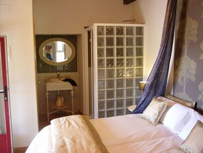Free cribs/infant beds, free WiFi - O Remanso dos Patos (Nogueira de Ramuin)