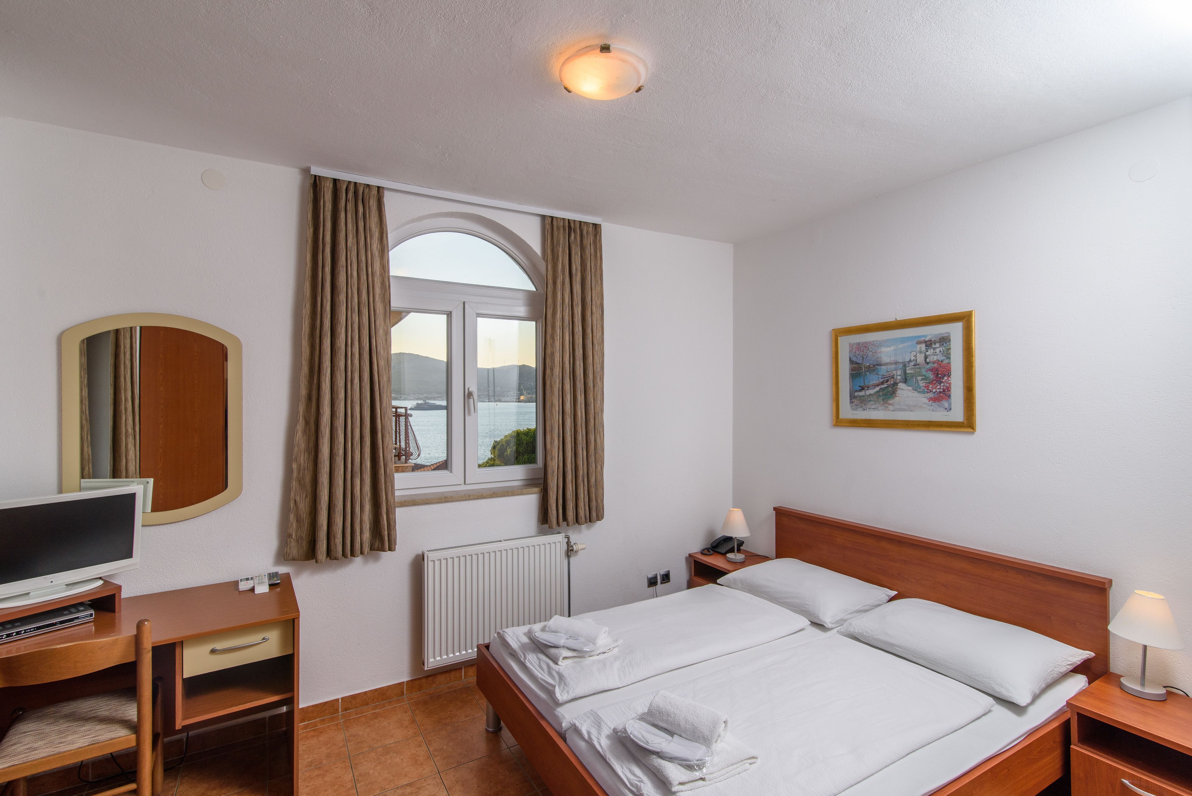 Double or Twin Room, Balcony | Desk, soundproofing, iron/ironing board, free cots/infant beds